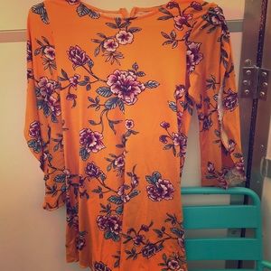 S EUC Rare Edition mini dress w flowy slit slvs